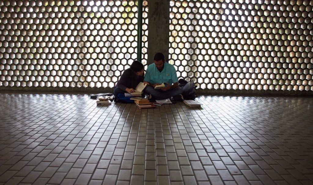 Estudiantes de Medicina de la UCV