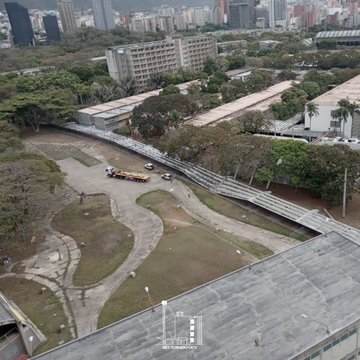 UCV para desmontar techo colapsado