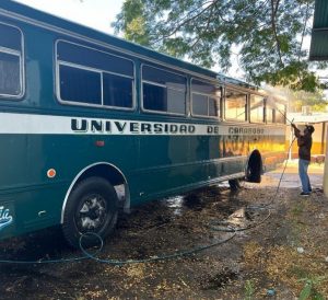 Melvin-Mora-Universidad-Carabobo-Foto-Instagram-2-696x636