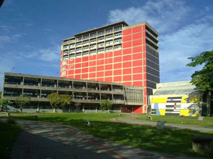 Biblioteca_Central_UCV-696x522