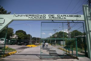 La-infraestructura-no-esta-en-condiciones-adecuadas-segun-el-personal-docente-y-estudiantes-696x464