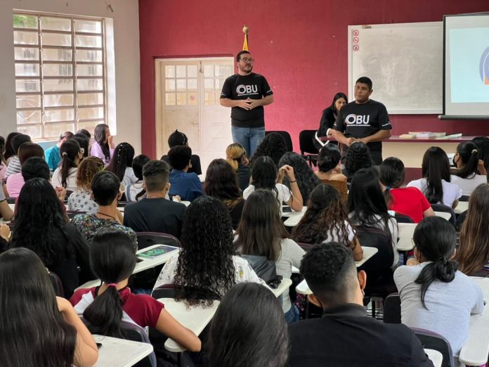 marlon-conferencia-696x522