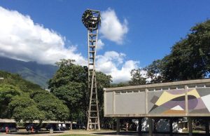 Plaza-del-rectore-de-Ciudad_Universitaria-696x449