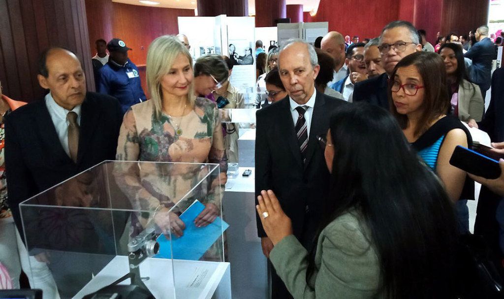 UCV Homenaje Humberto Fernández Morán