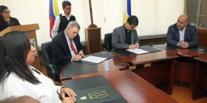 Firma-convenio-Bolsa-de-Valores-de-Caracas-UCAB-sep-2025-MSarda-5-1280x640