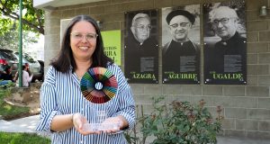 Adle-Hernandez-Premio-Extension-Social-UCAB-Mafer-Gonzalez-y-Ricardo-De-Sousa-13-1200x640