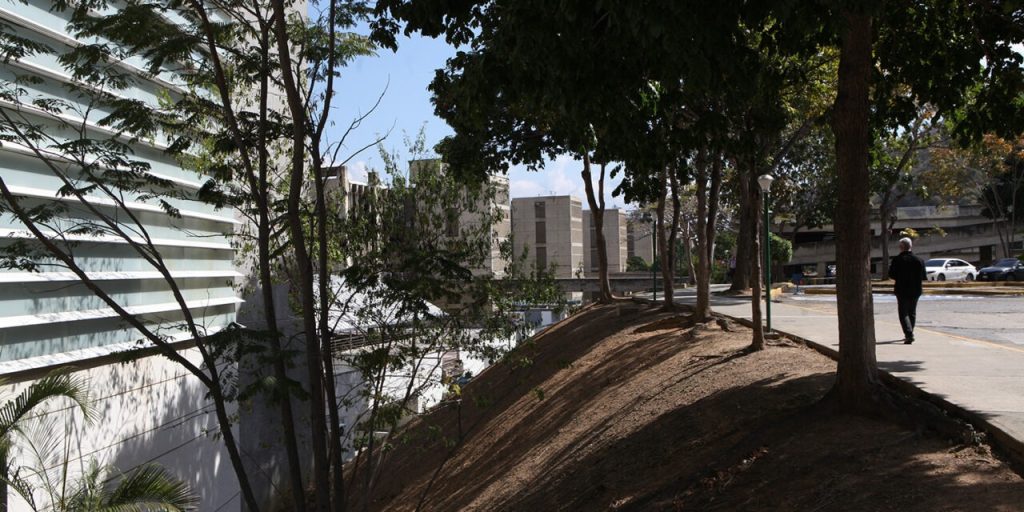 Campus-Edificio-Cincuentenario-UCAB-MSarda-4-1280x640