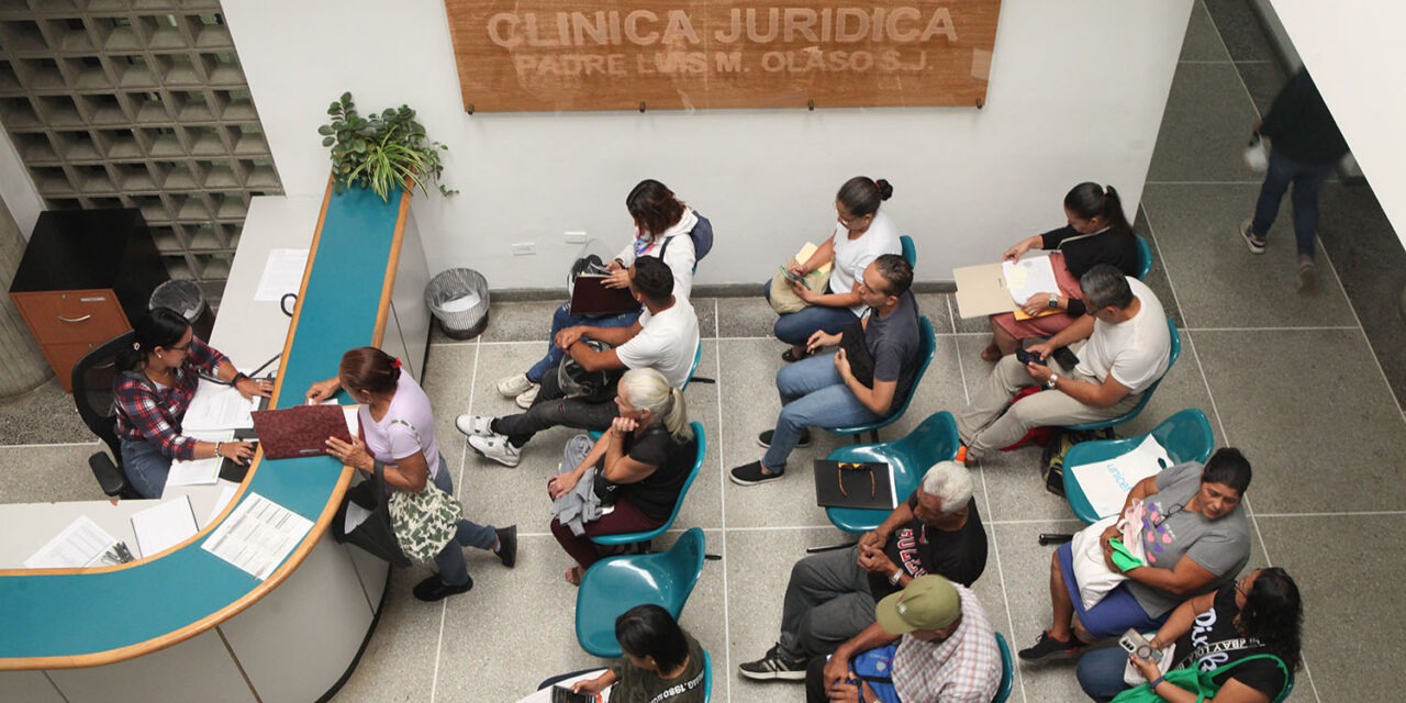 Clinica-Juridica-UCAB-oficinas-y-personal-sep-2025-MSarda-55-1280x640